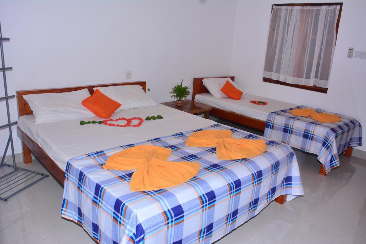 Pleasant Park Holiday Inn Trincomalee Ngoại thất bức ảnh