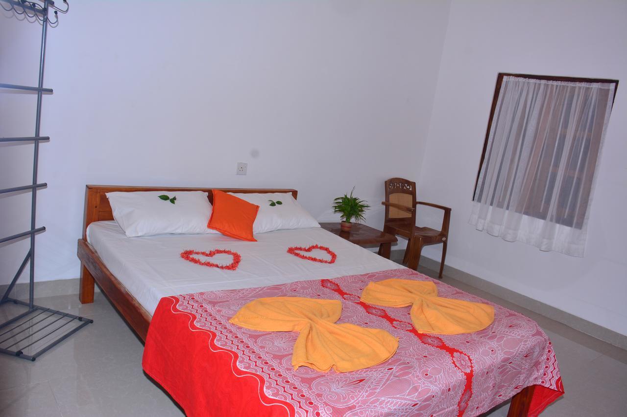 Pleasant Park Holiday Inn Trincomalee Ngoại thất bức ảnh