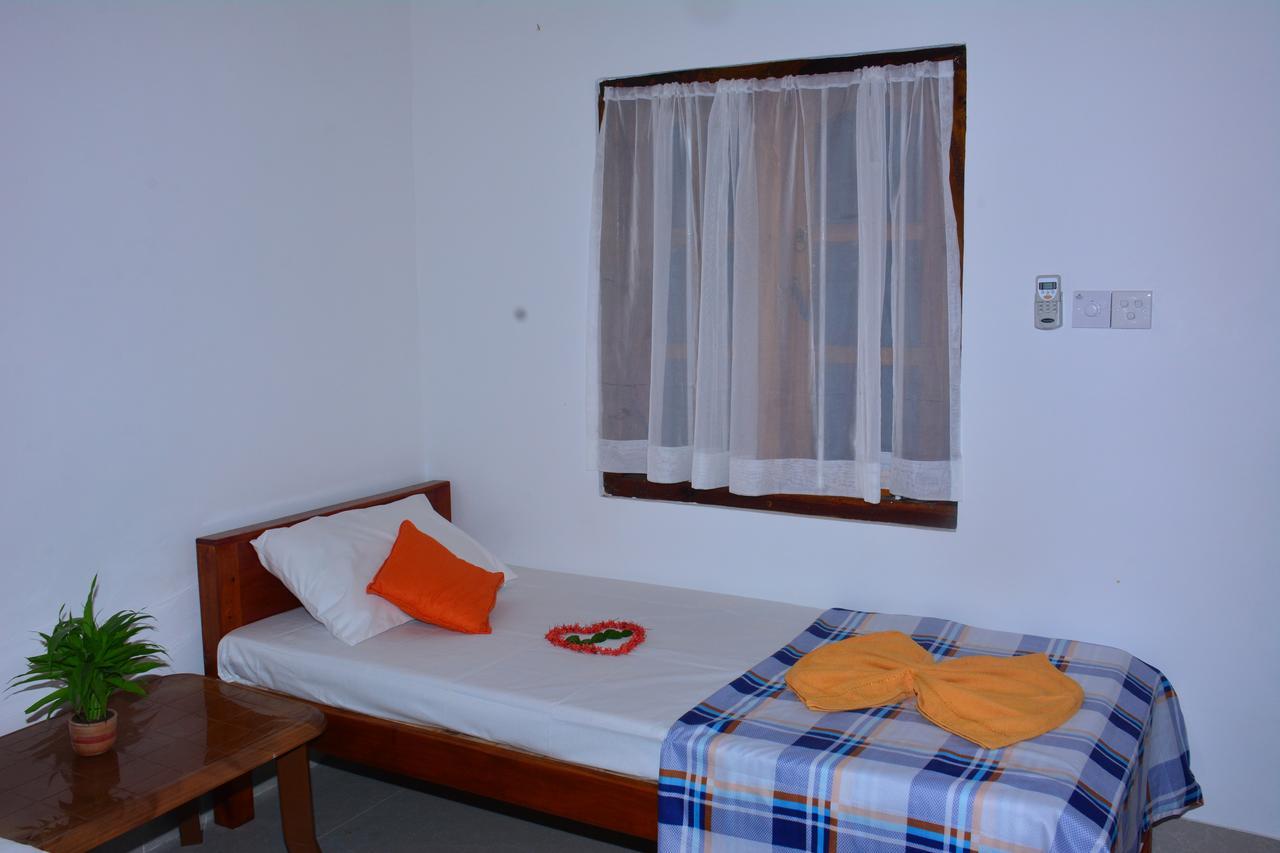 Pleasant Park Holiday Inn Trincomalee Ngoại thất bức ảnh