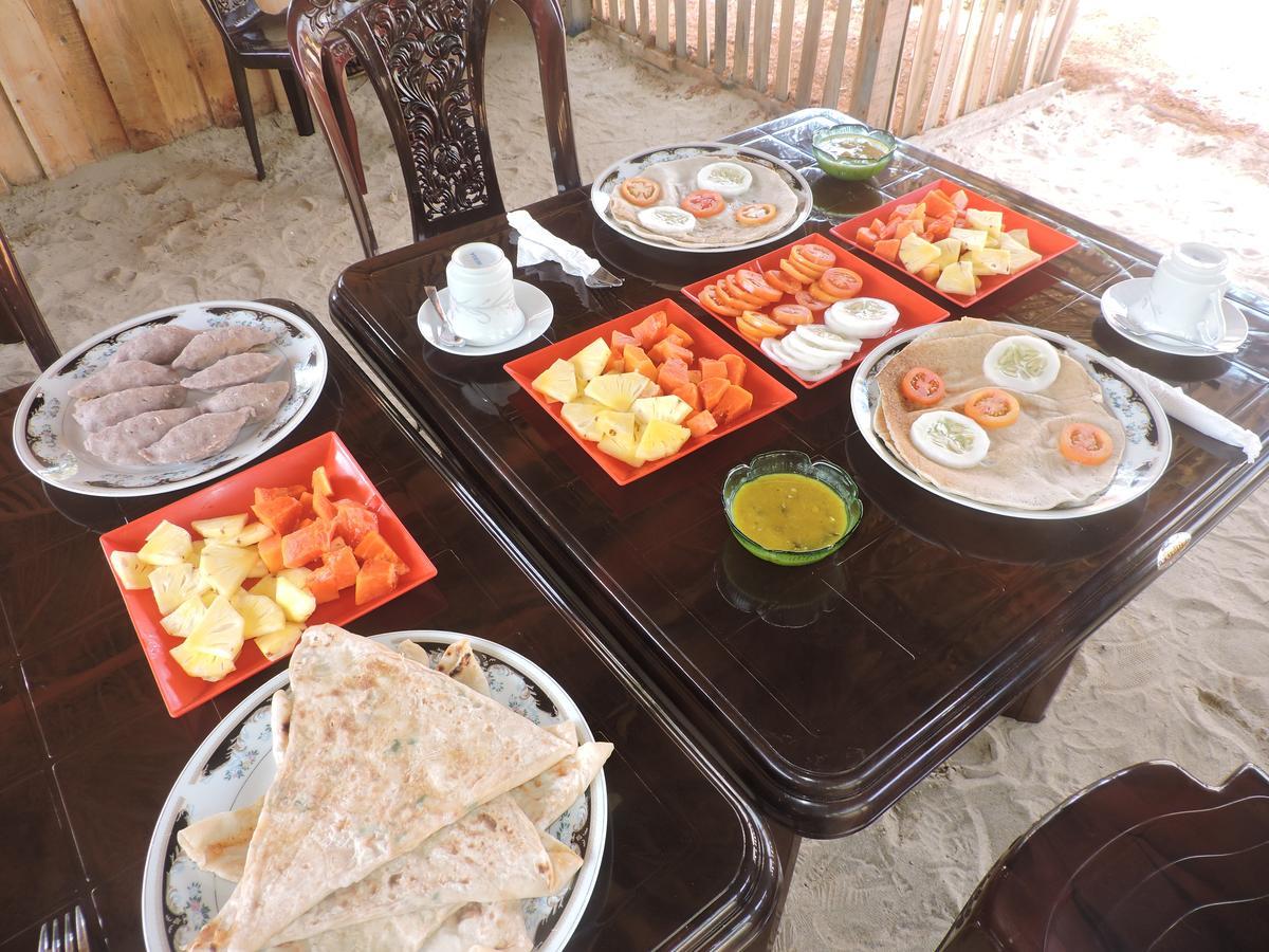 Pleasant Park Holiday Inn Trincomalee Ngoại thất bức ảnh